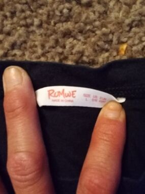 ROMWE Black Top with Logo Tag